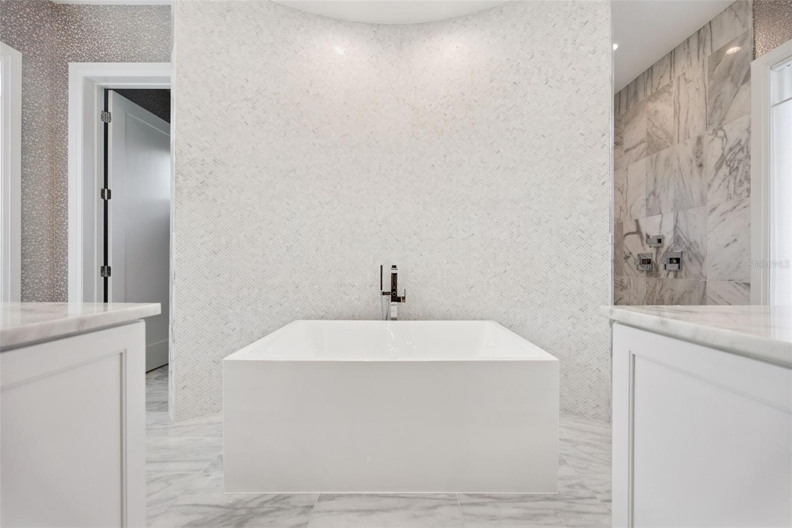 Image 16 of 33 For 1414 Westmoreland Drive