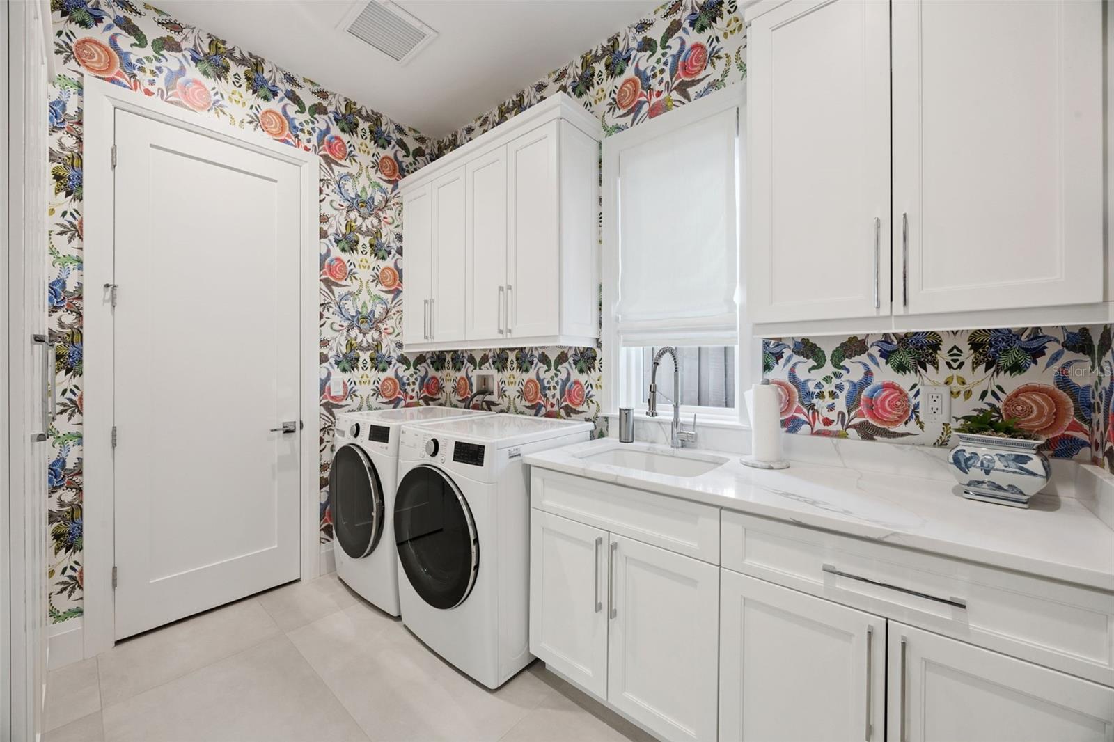 Image 18 of 33 For 1414 Westmoreland Drive