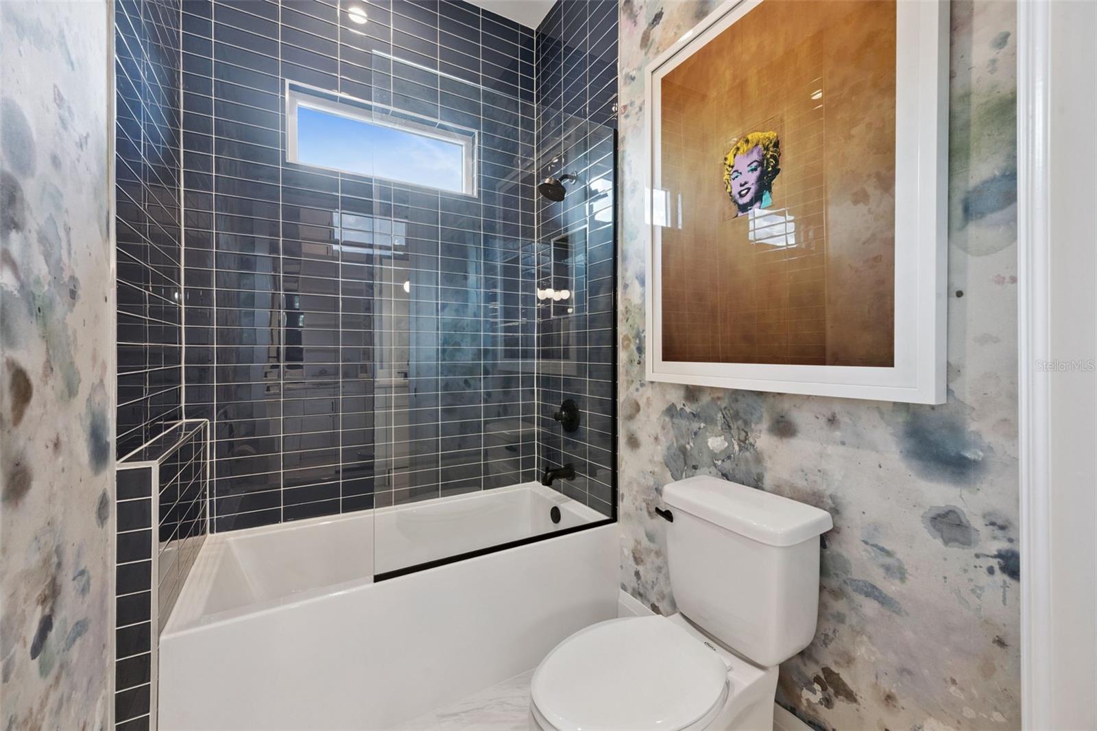 Image 23 of 33 For 1414 Westmoreland Drive