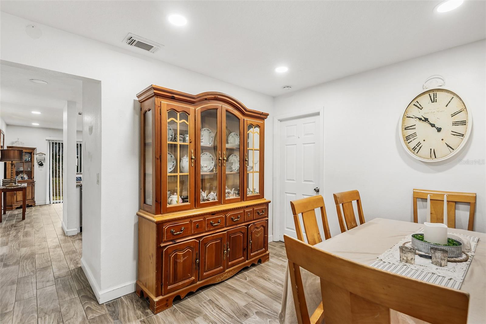 Image 4 of 23 For 548 Olympic Village  106