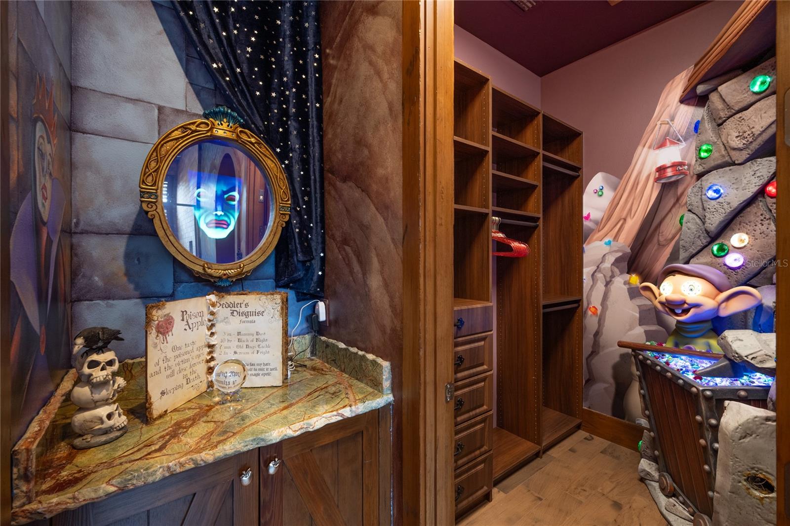 Image 25 of 49 For 10012 Hyperion Lane