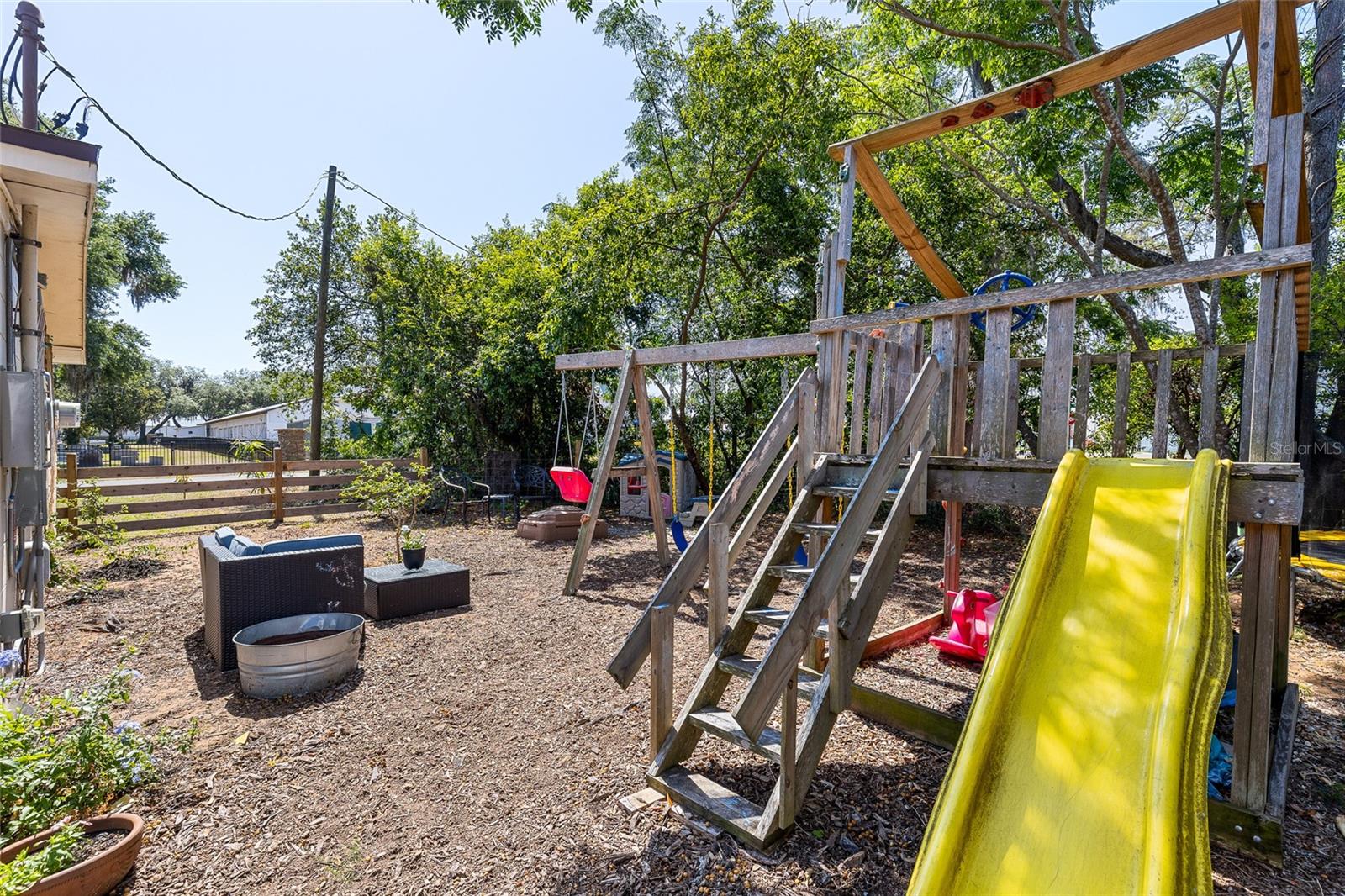 Image 24 of 37 For 17409 Division Street