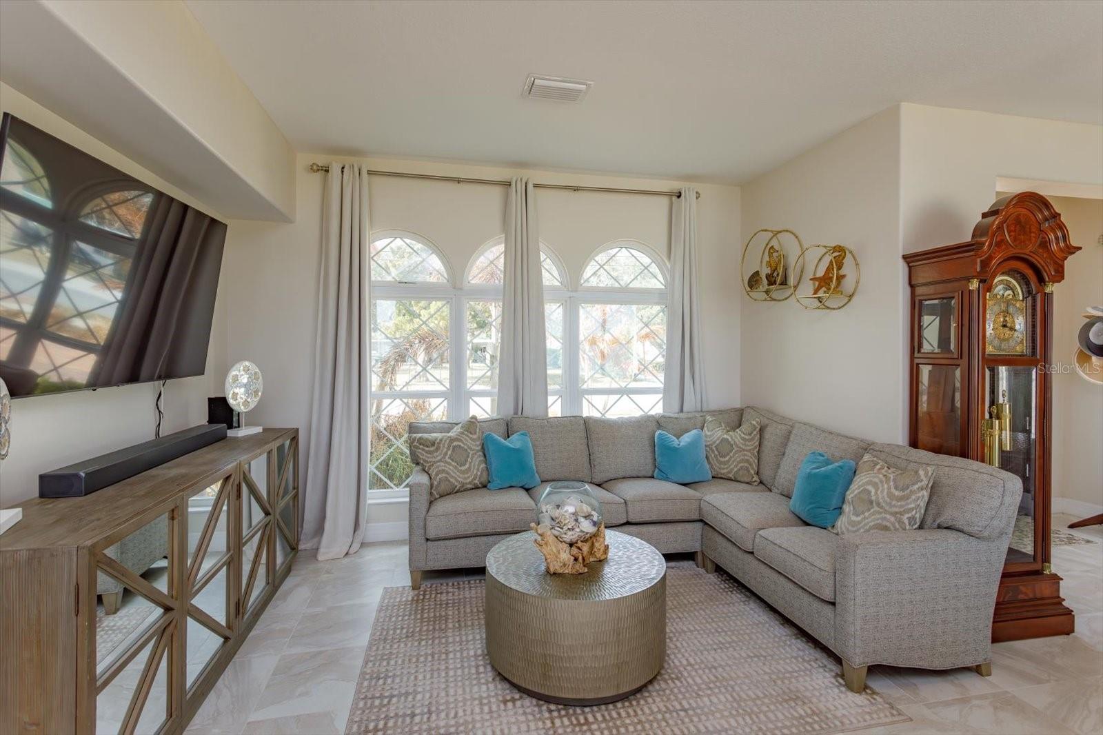 Image 6 of 47 For 1201 Riverside Drive