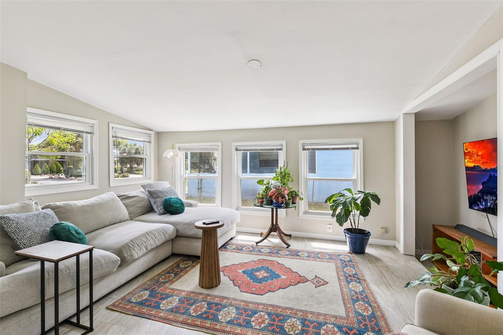 Image 11 of 36 For 2732 Hertha Avenue