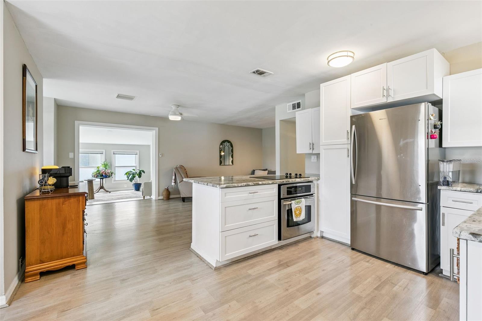 Image 17 of 36 For 2732 Hertha Avenue