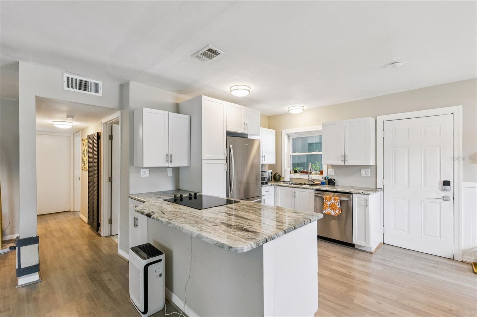 Image 18 of 36 For 2732 Hertha Avenue