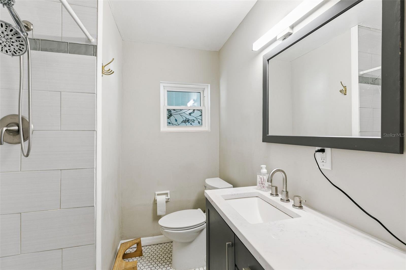 Image 25 of 36 For 2732 Hertha Avenue