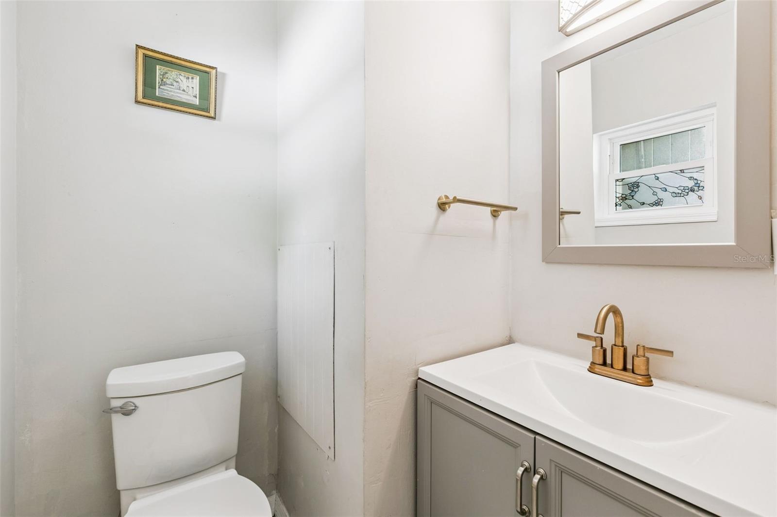 Image 26 of 36 For 2732 Hertha Avenue