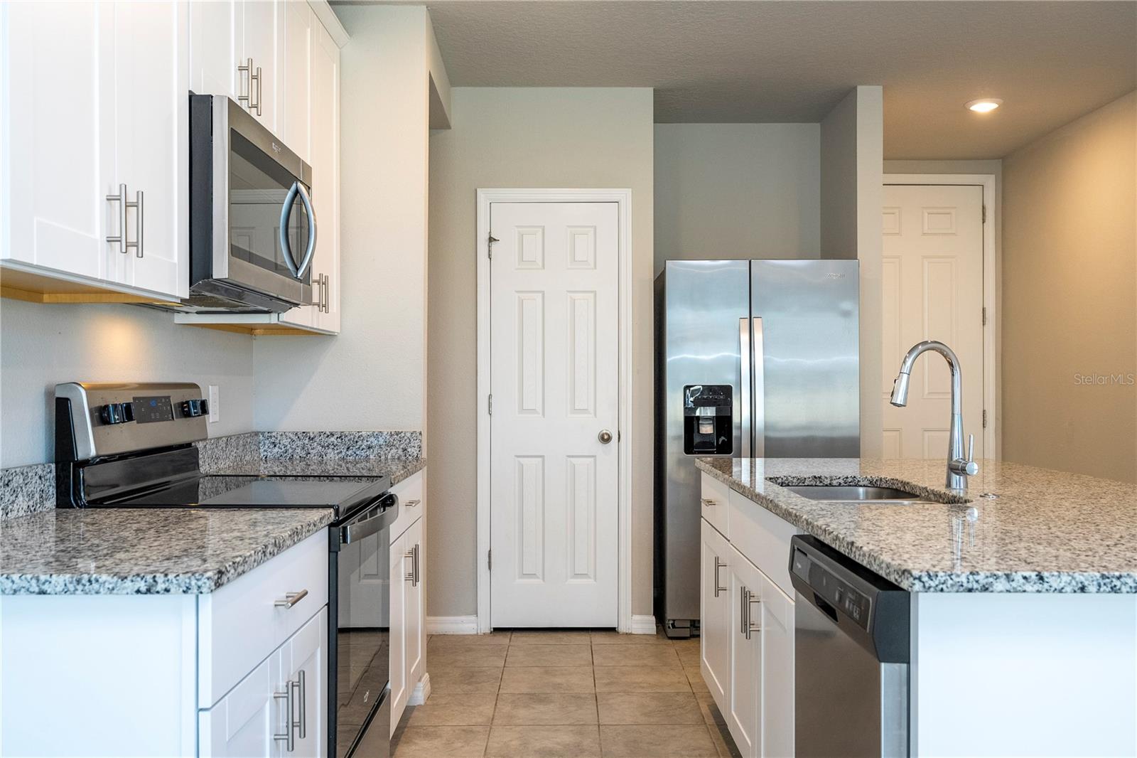 Image 28 of 67 For 874 Rivers Crossing Street