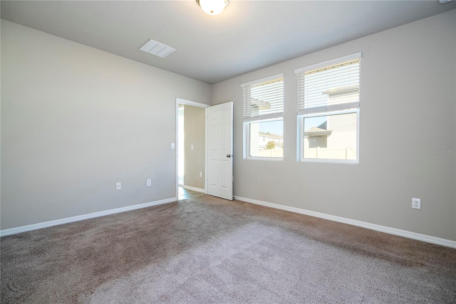 Image 35 of 67 For 874 Rivers Crossing Street