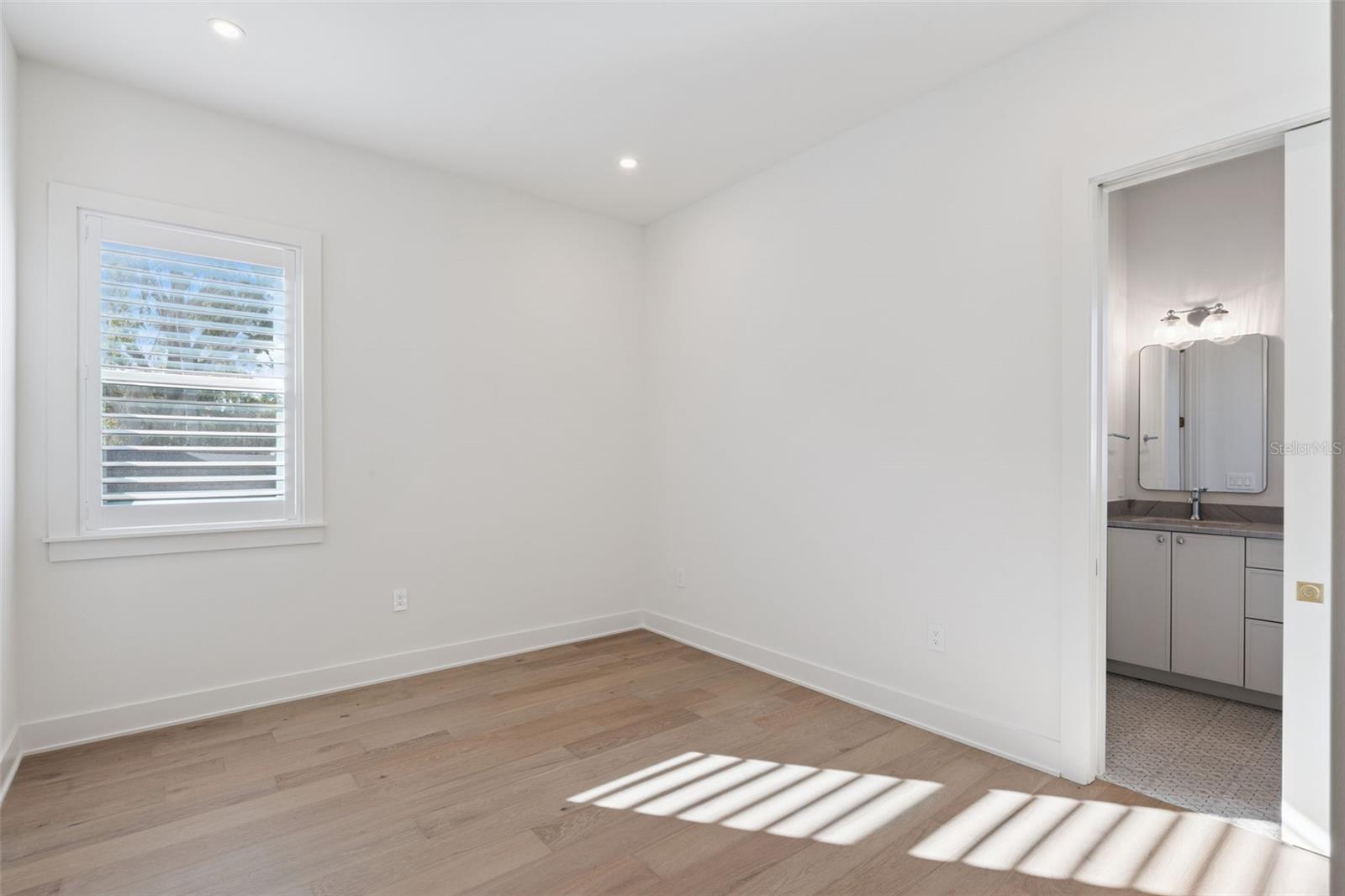 Image 47 of 63 For 35 Hazel Street