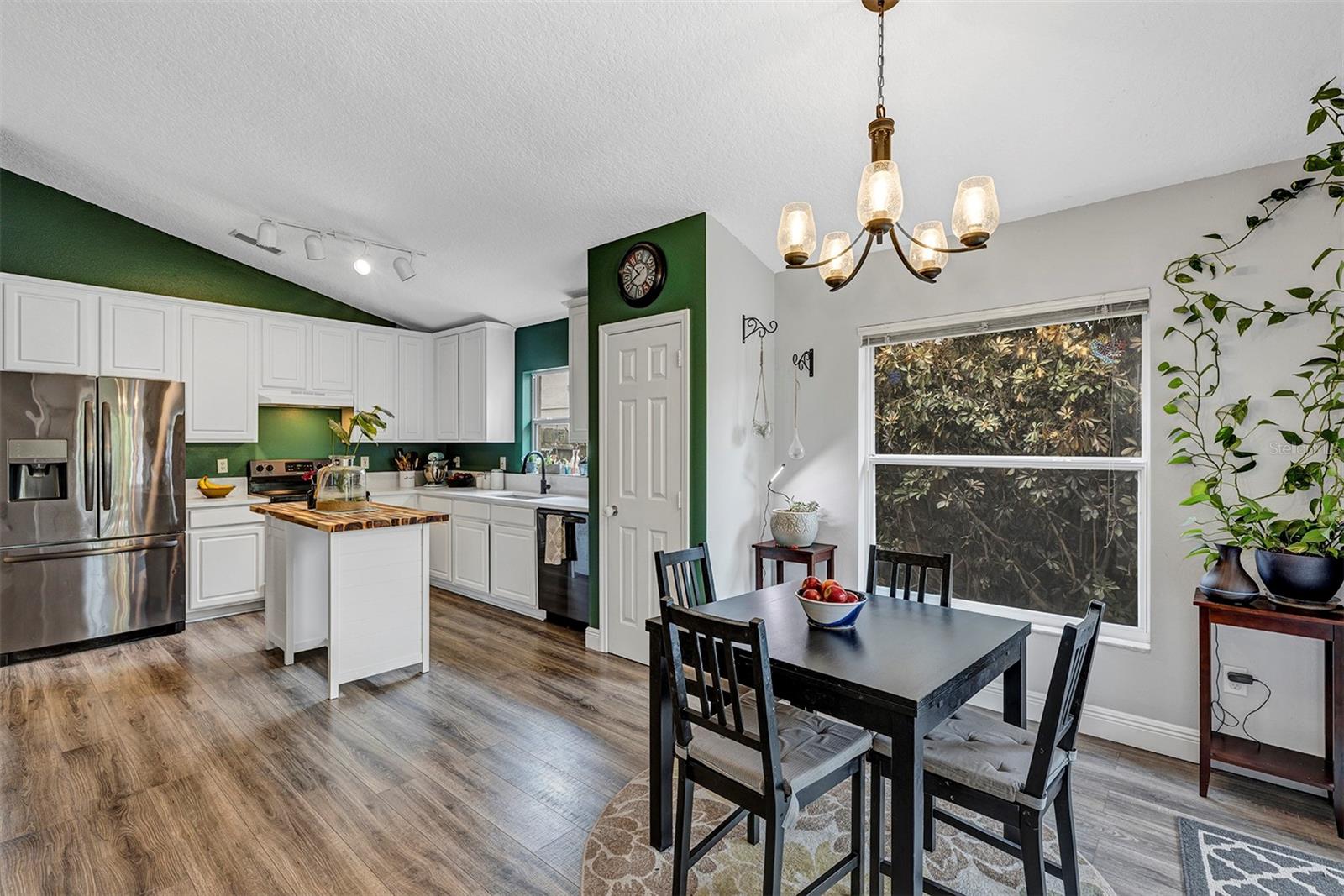 Image 10 of 42 For 430 Winding Hollow Avenue