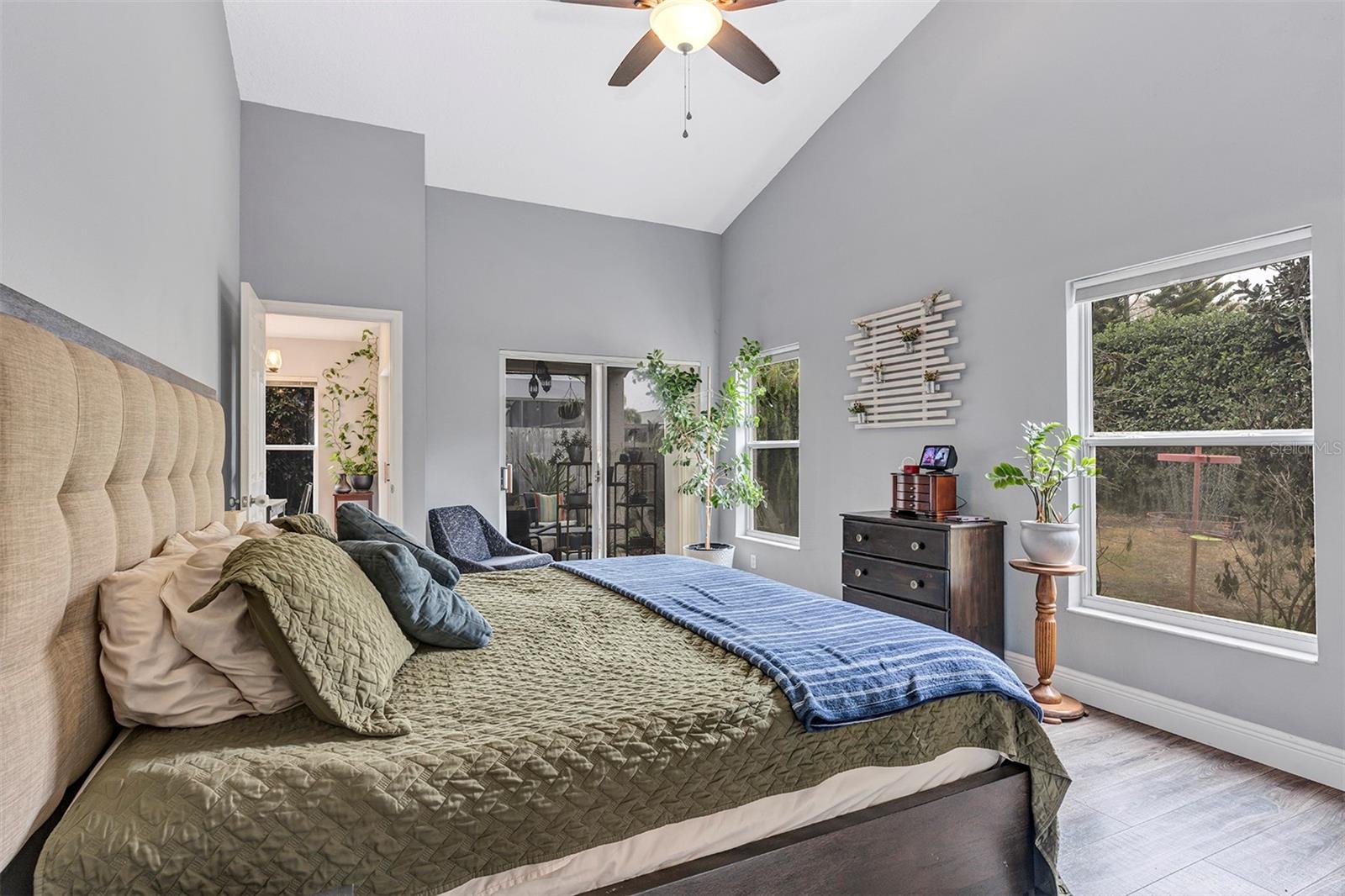 Image 18 of 42 For 430 Winding Hollow Avenue