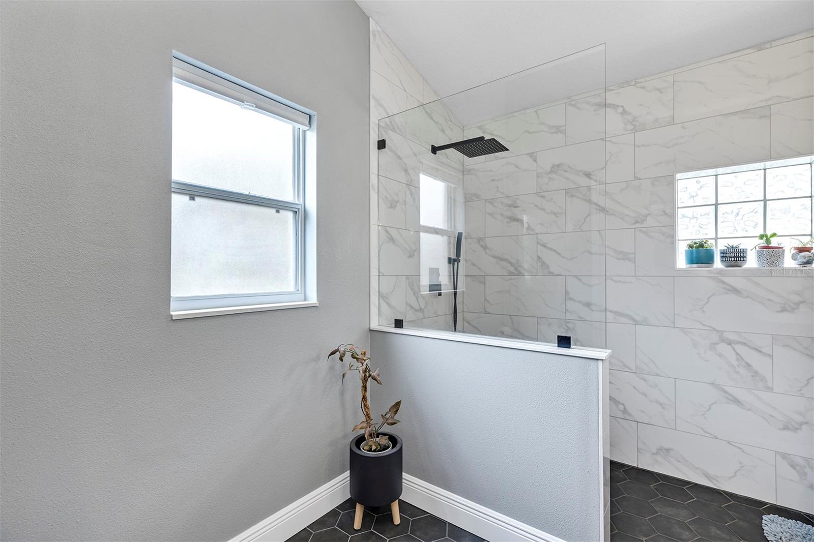 Image 21 of 42 For 430 Winding Hollow Avenue