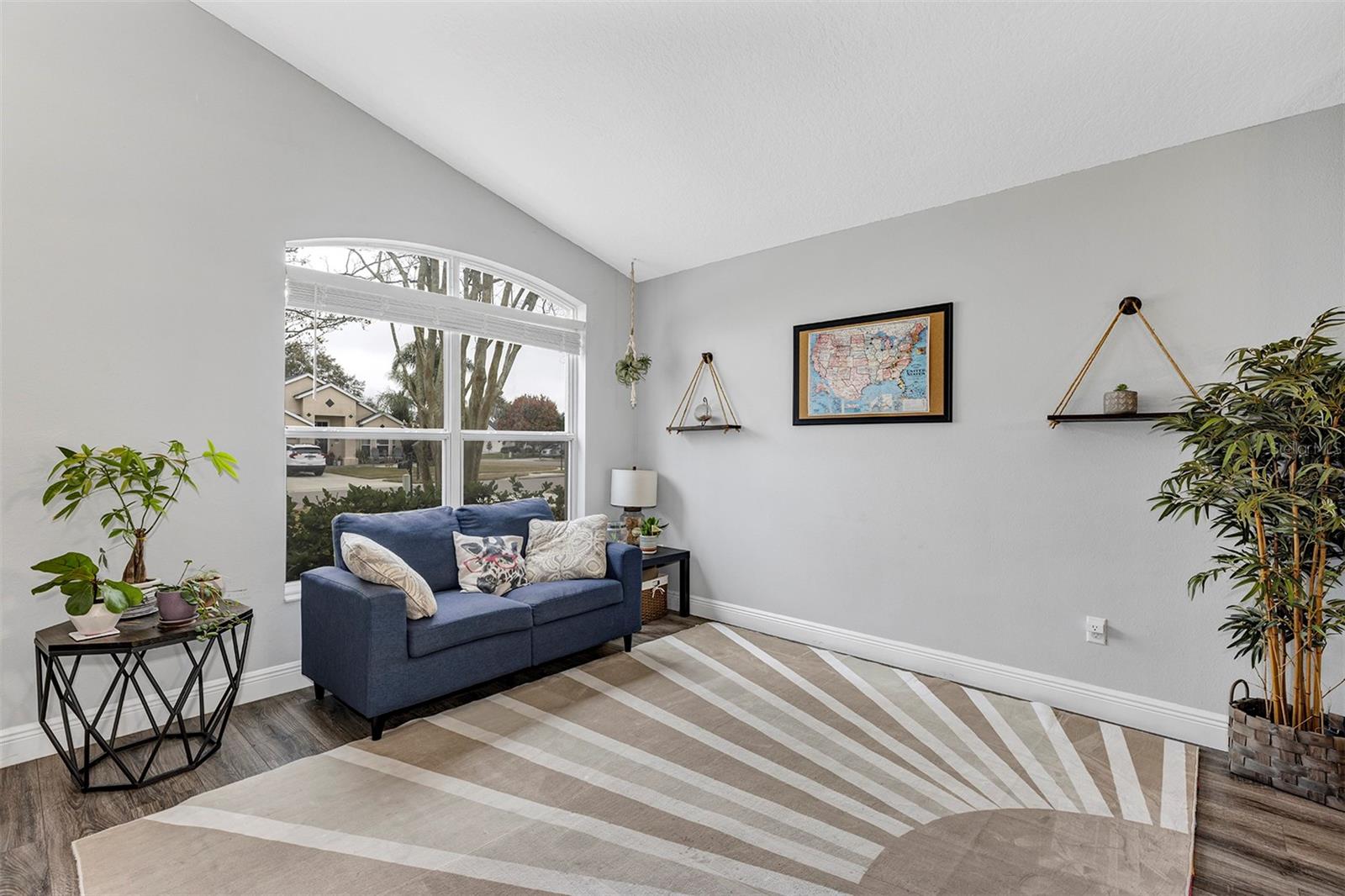 Image 4 of 42 For 430 Winding Hollow Avenue