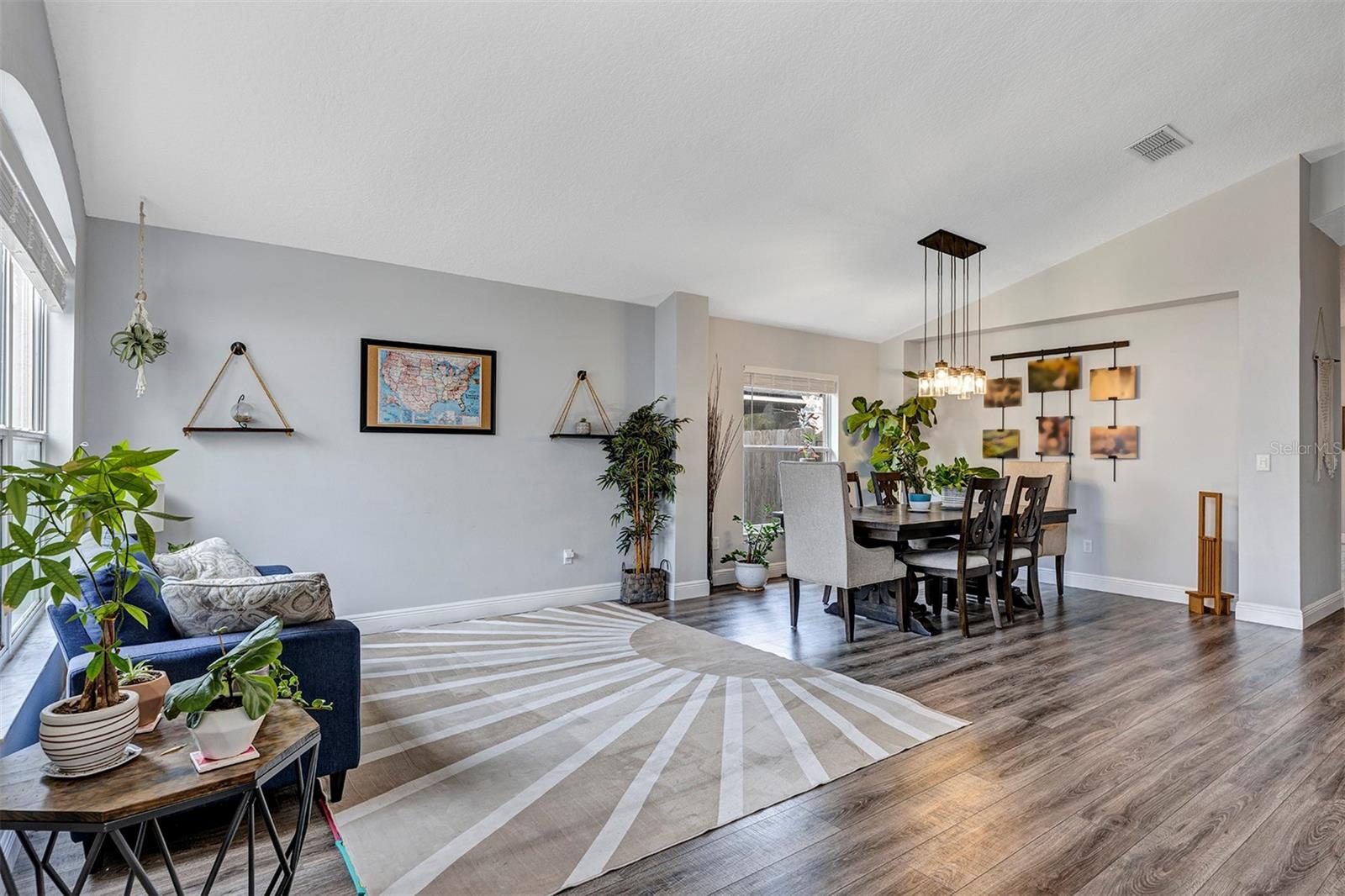 Image 6 of 42 For 430 Winding Hollow Avenue