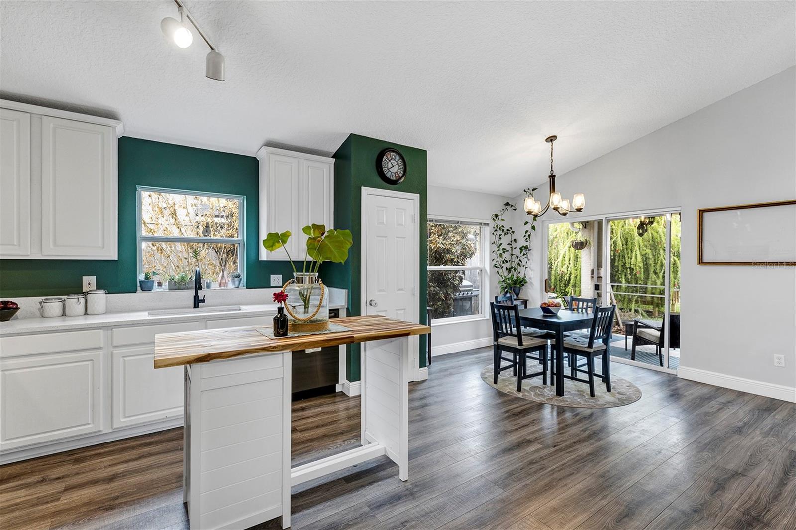 Image 8 of 42 For 430 Winding Hollow Avenue