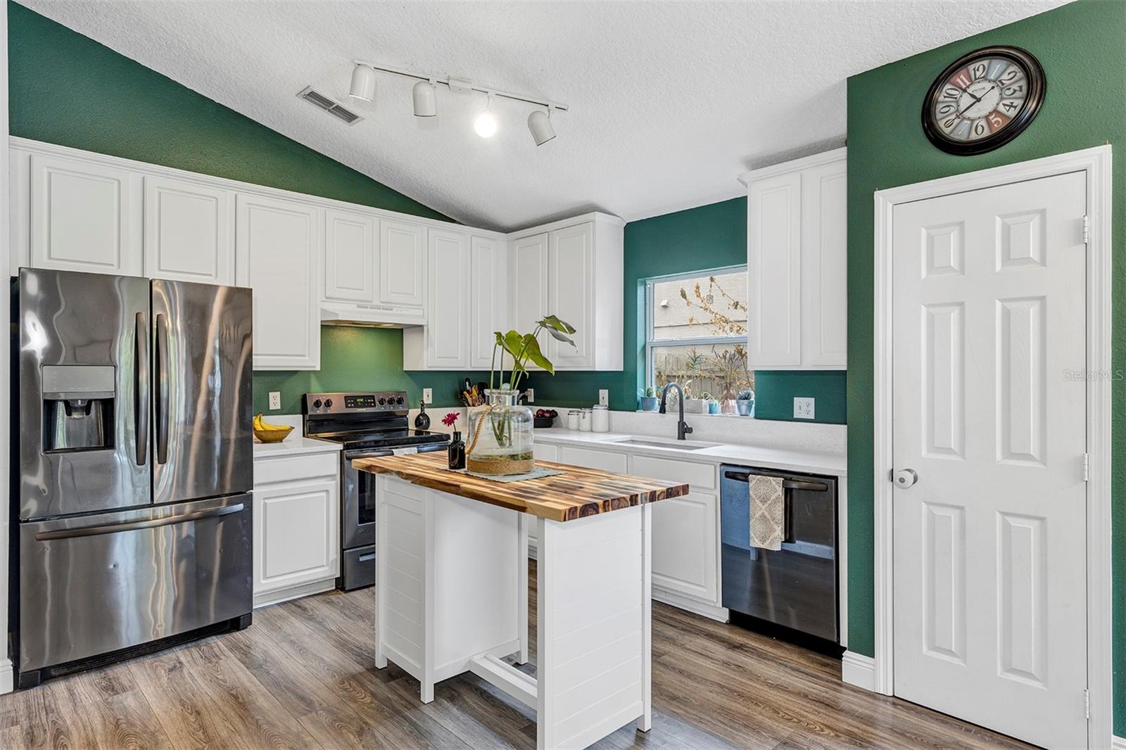 Image 9 of 42 For 430 Winding Hollow Avenue