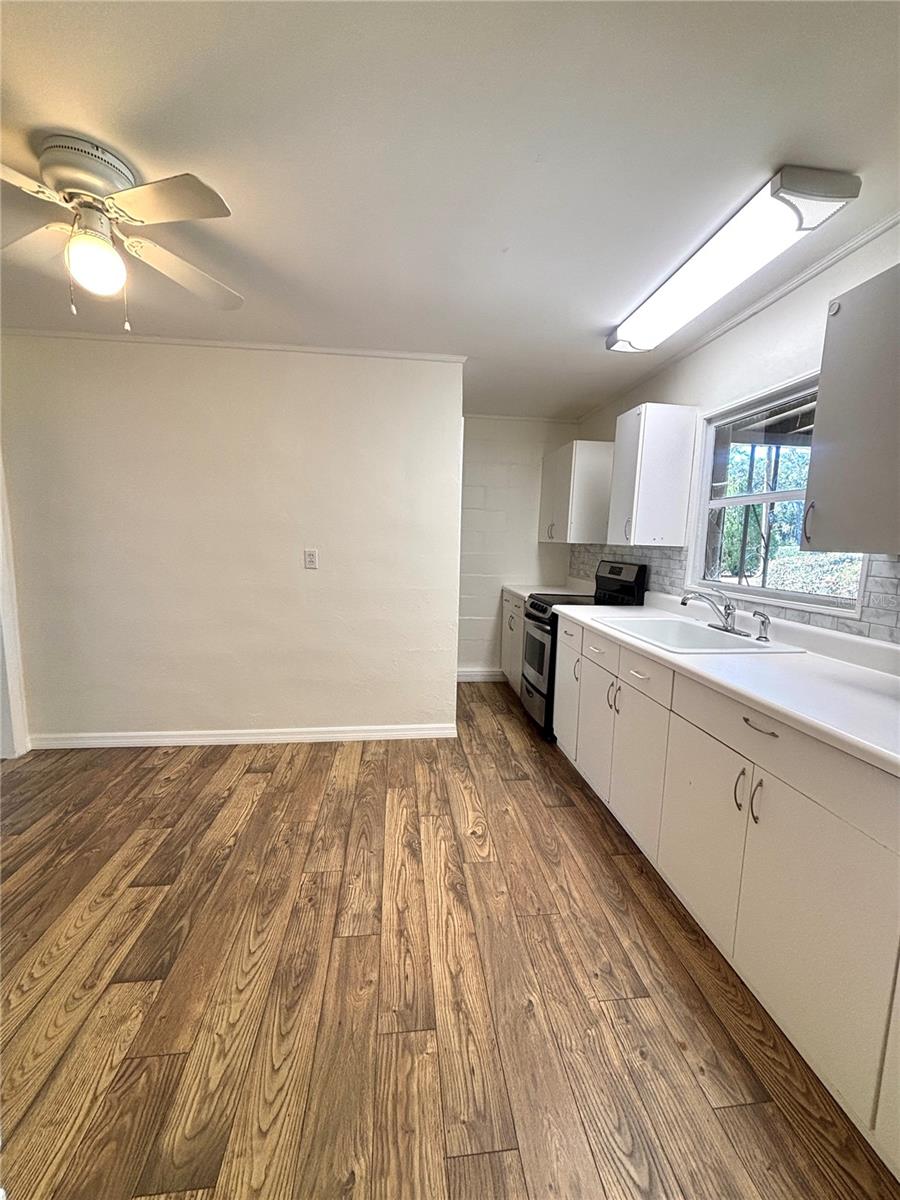 Image 4 of 22 For 840 Lake Avenue