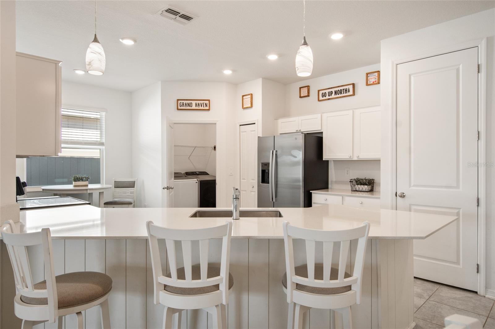 Listing photo id 8 for 1172 Tyler Loop