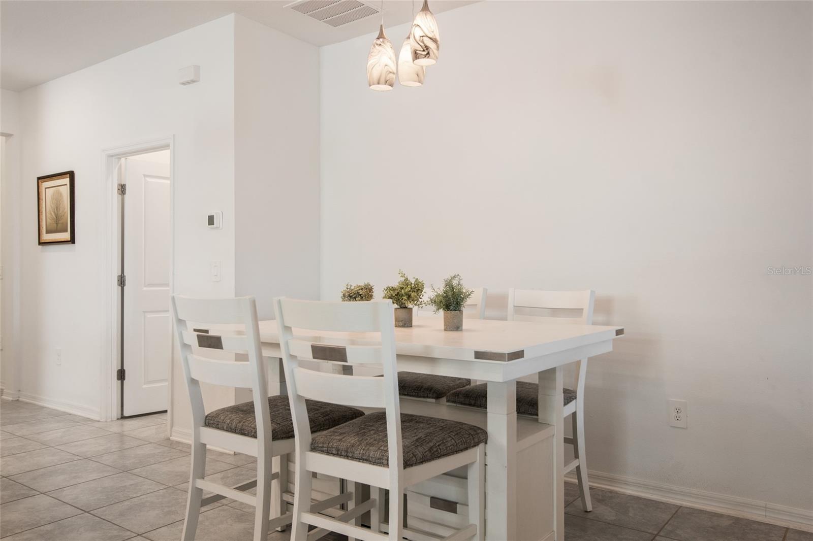 Listing photo id 14 for 1172 Tyler Loop