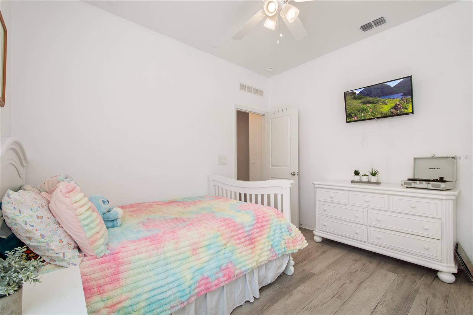 Listing photo id 29 for 1172 Tyler Loop