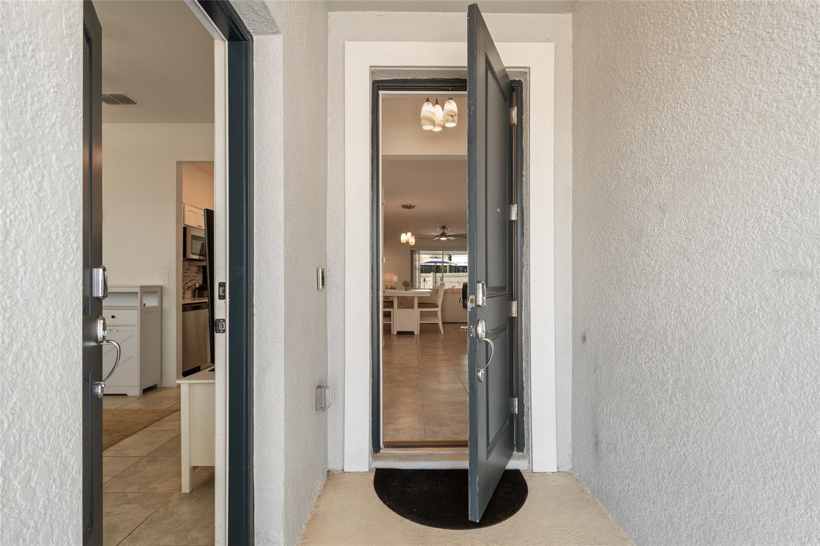 Listing photo id 2 for 1172 Tyler Loop