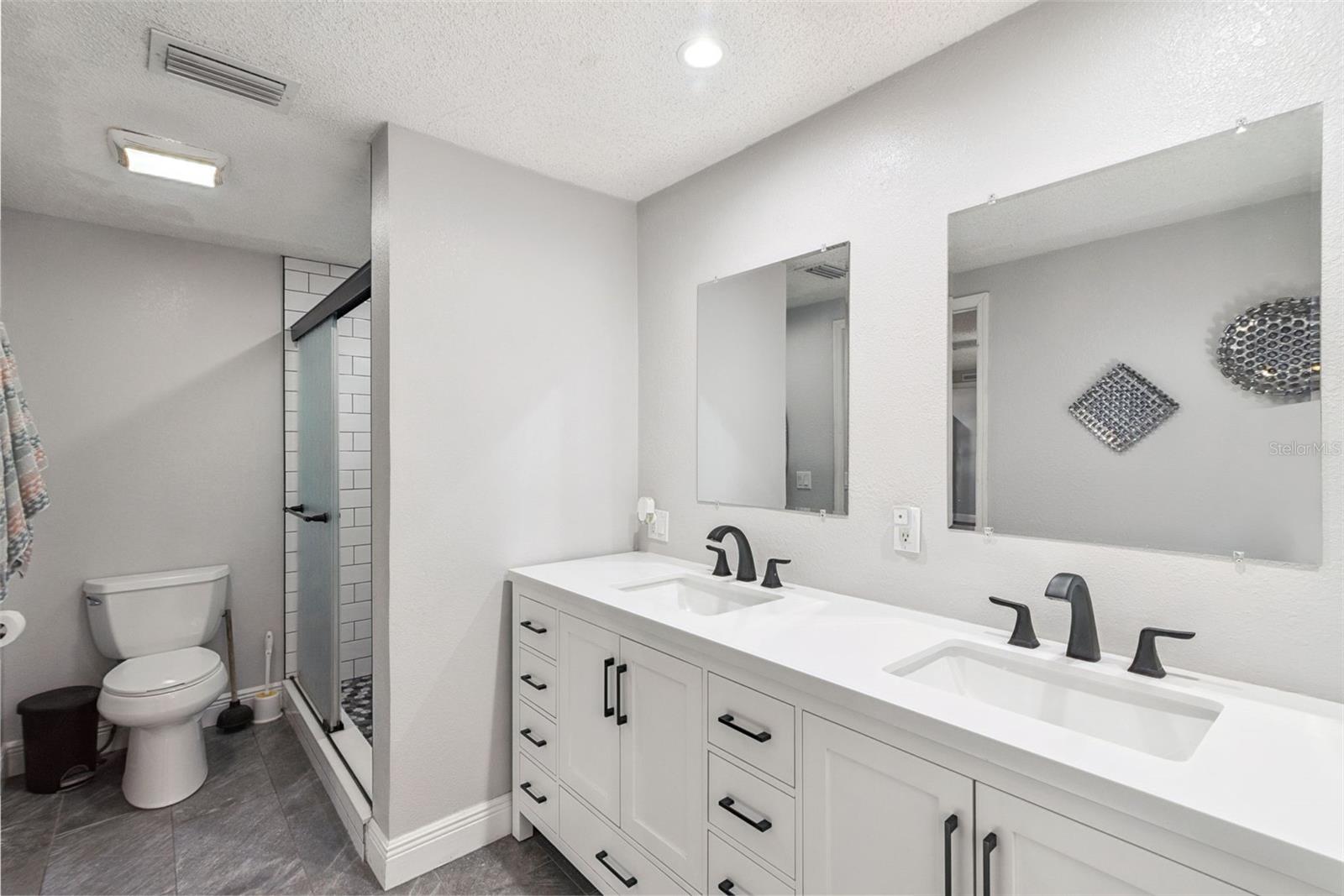 Image 12 of 22 For 14655 Liberty Street