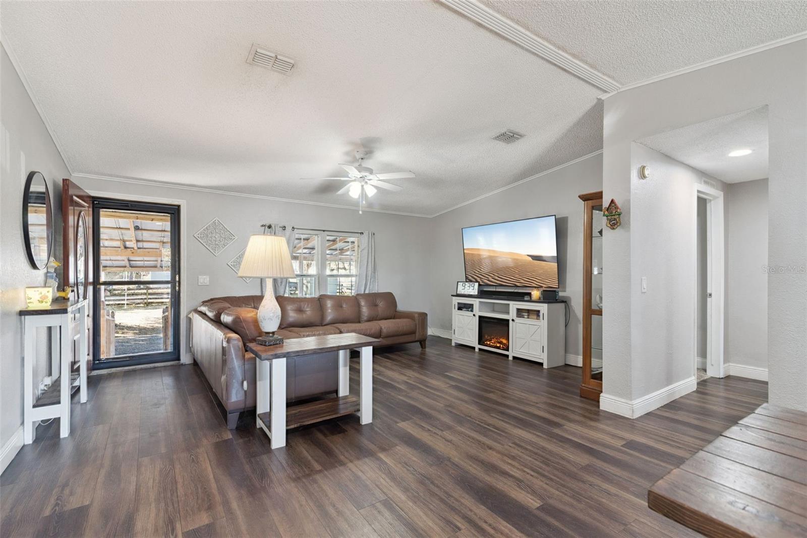 Image 5 of 22 For 14655 Liberty Street