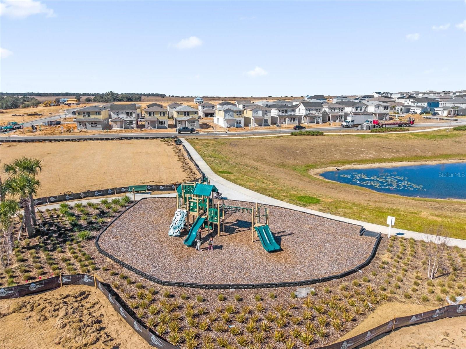 Image 32 of 41 For 16246 Merry Alley