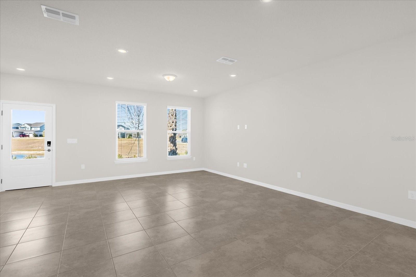 Image 6 of 41 For 16246 Merry Alley