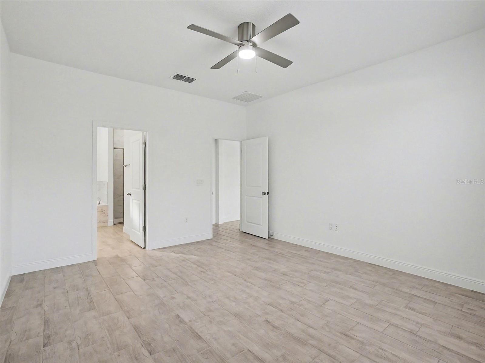 Image 25 of 45 For 2040 Keystone Pass Boulevard