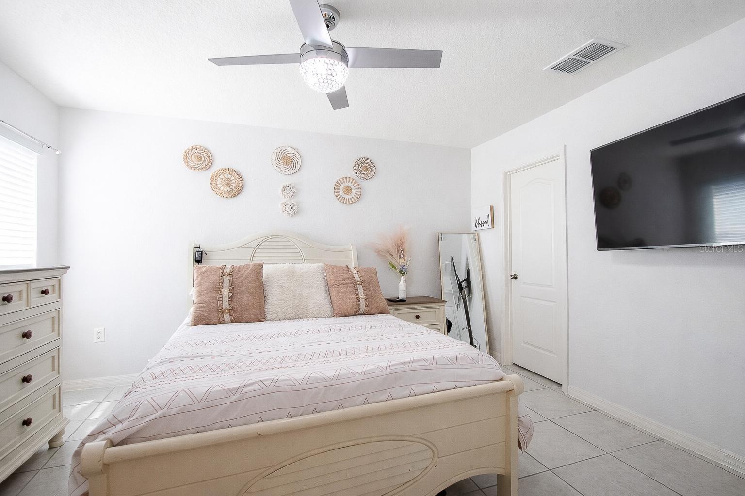 Image 13 of 36 For 3124 Lakes Crest Avenue