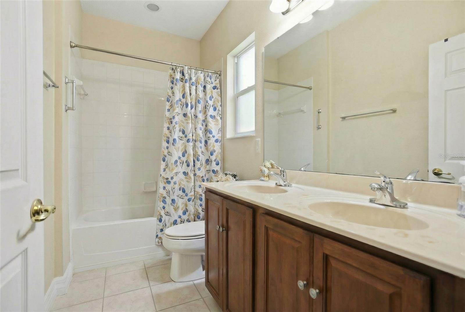 Image 17 of 27 For 503 First Cape Coral Drive