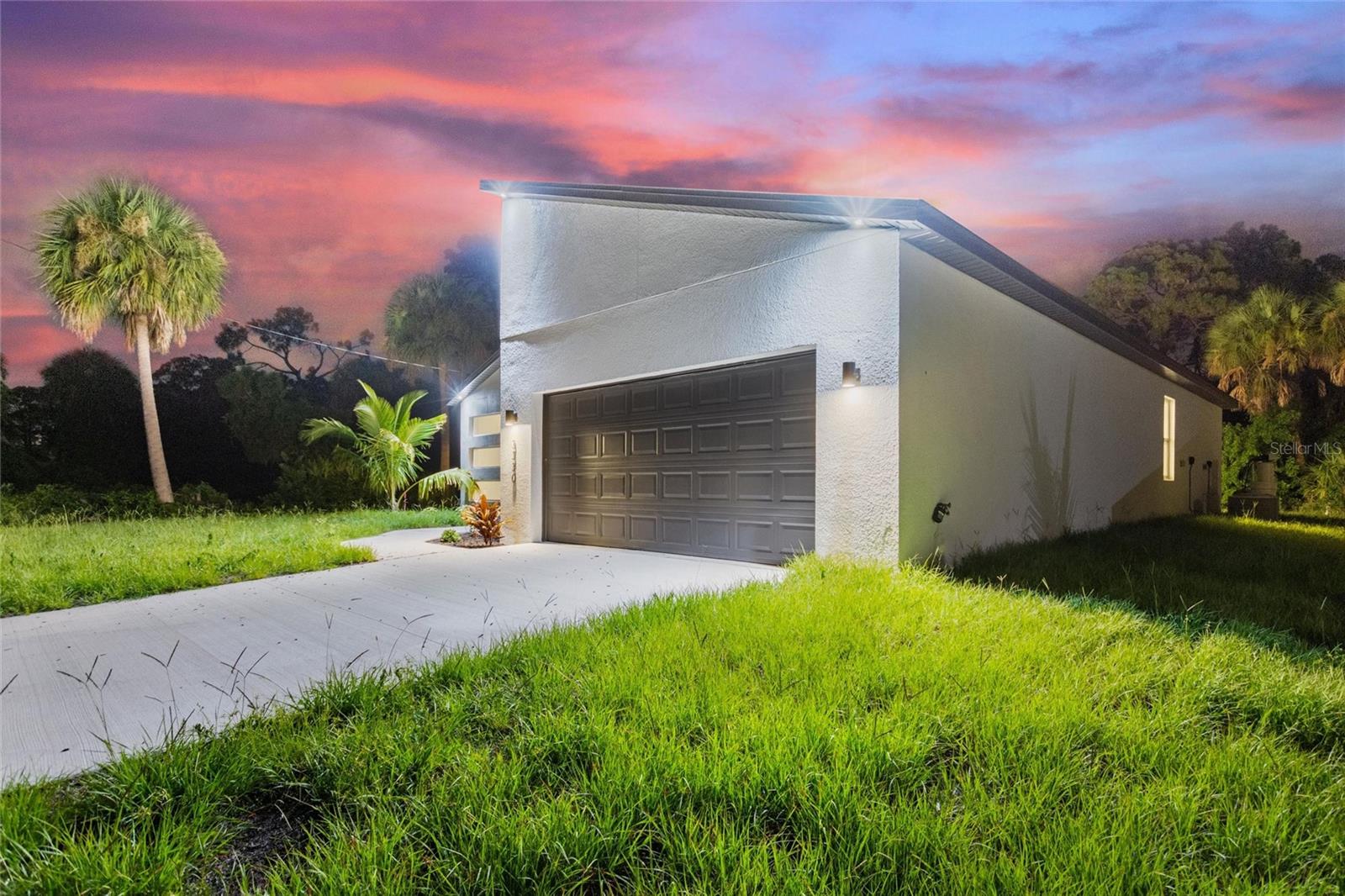 Image 4 of 32 For 3330 Traverse Avenue