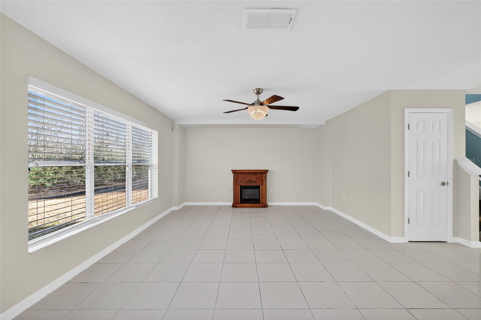 Image 20 of 39 For 413 Country Cottage Lane