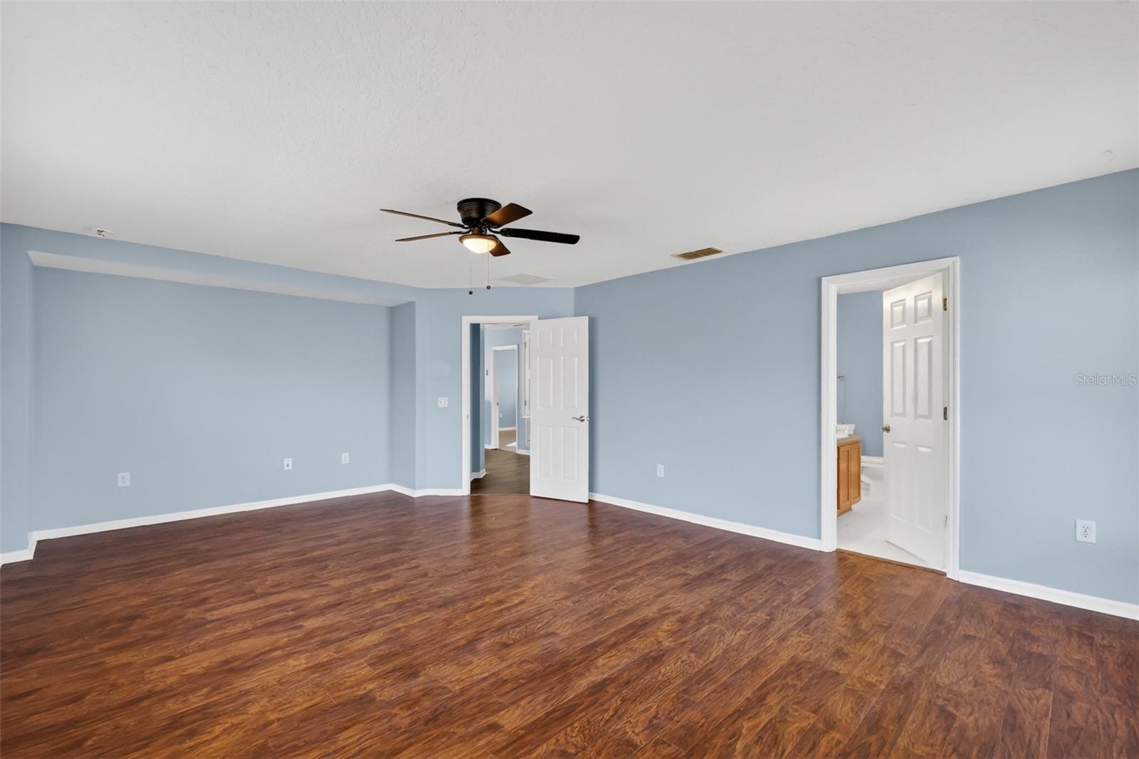 Image 31 of 39 For 413 Country Cottage Lane