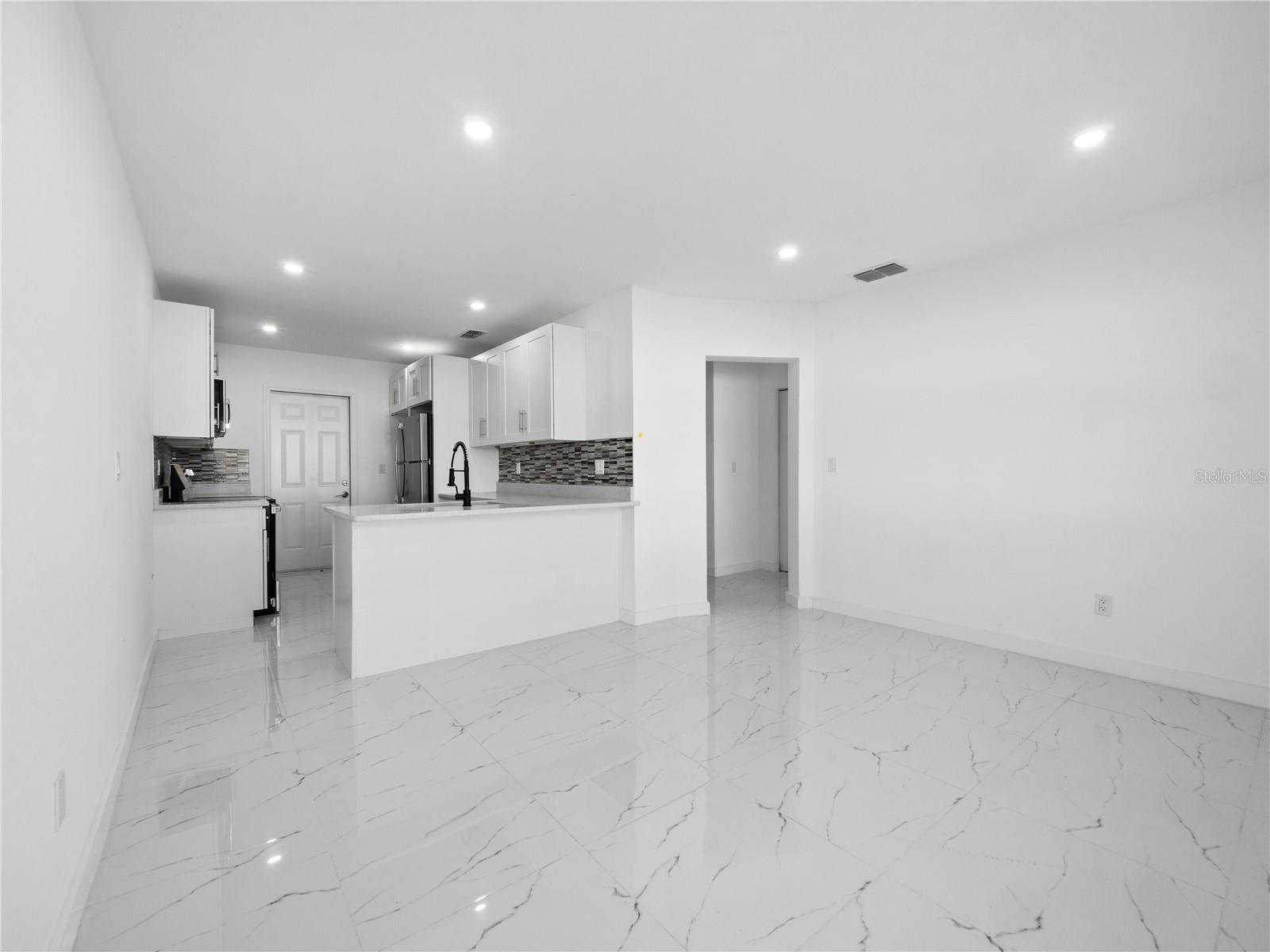 Image 22 of 70 For 2500 Marlboro Street