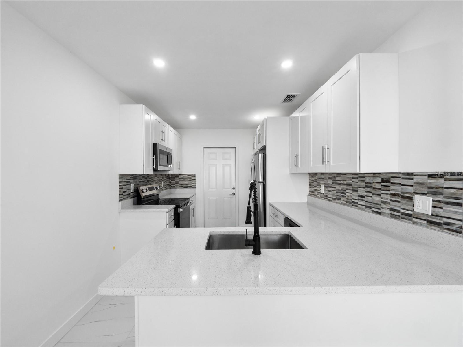 Image 24 of 70 For 2500 Marlboro Street