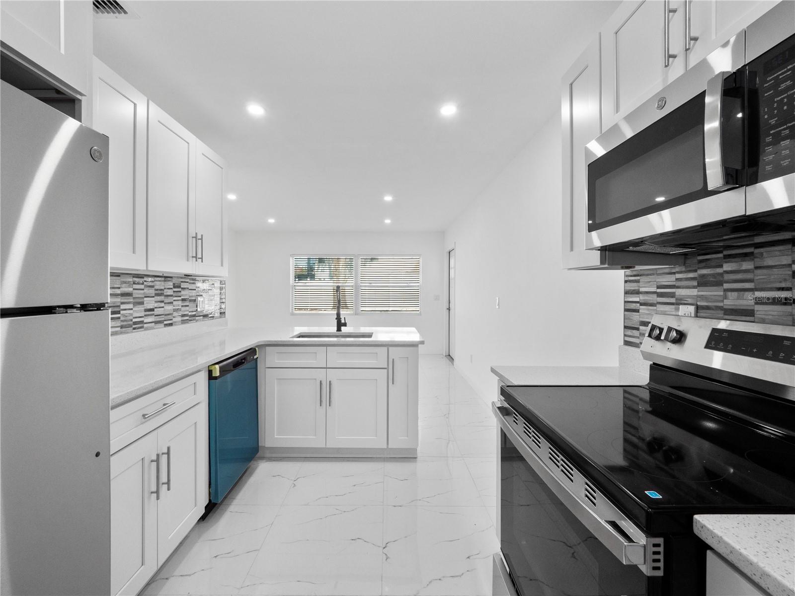 Image 28 of 70 For 2500 Marlboro Street