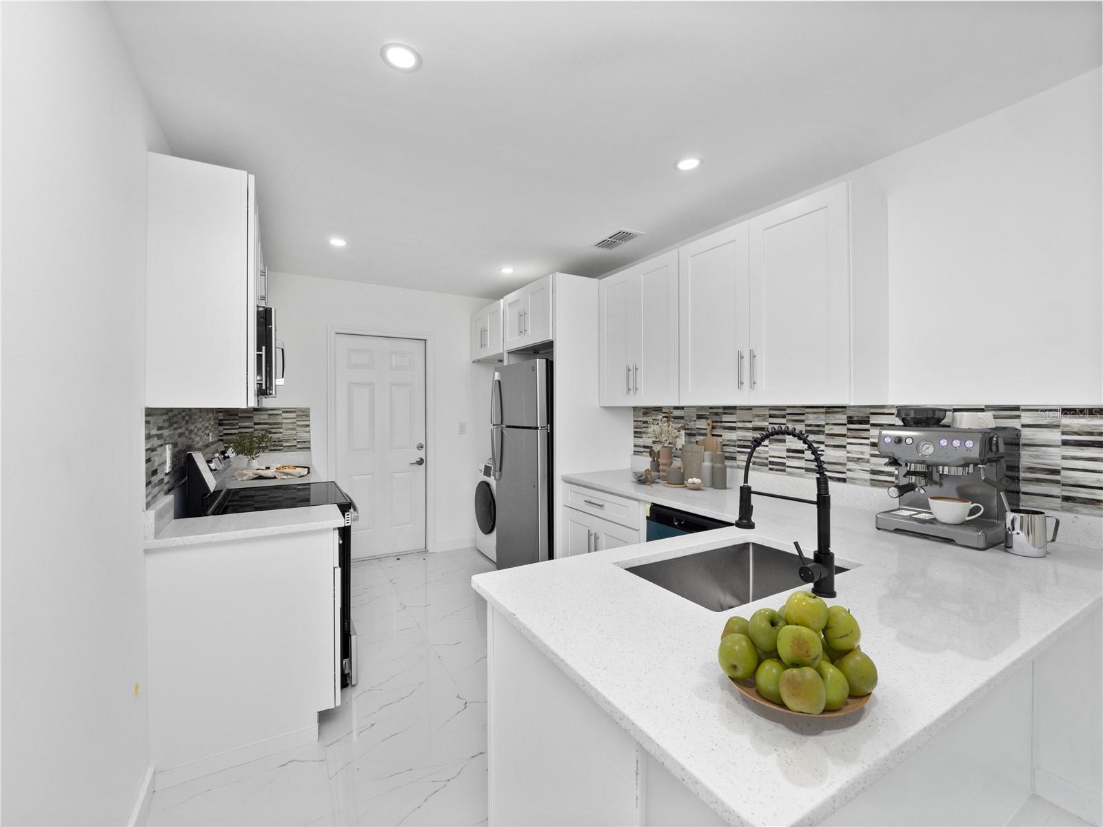 Image 7 of 70 For 2500 Marlboro Street