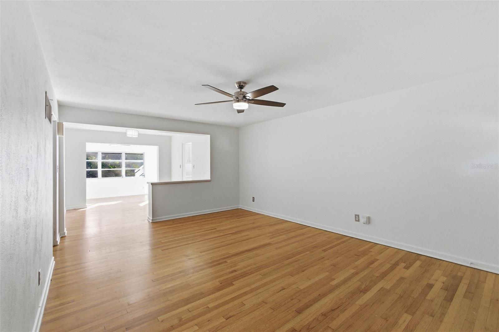 Image 10 of 35 For 615 Springview Drive