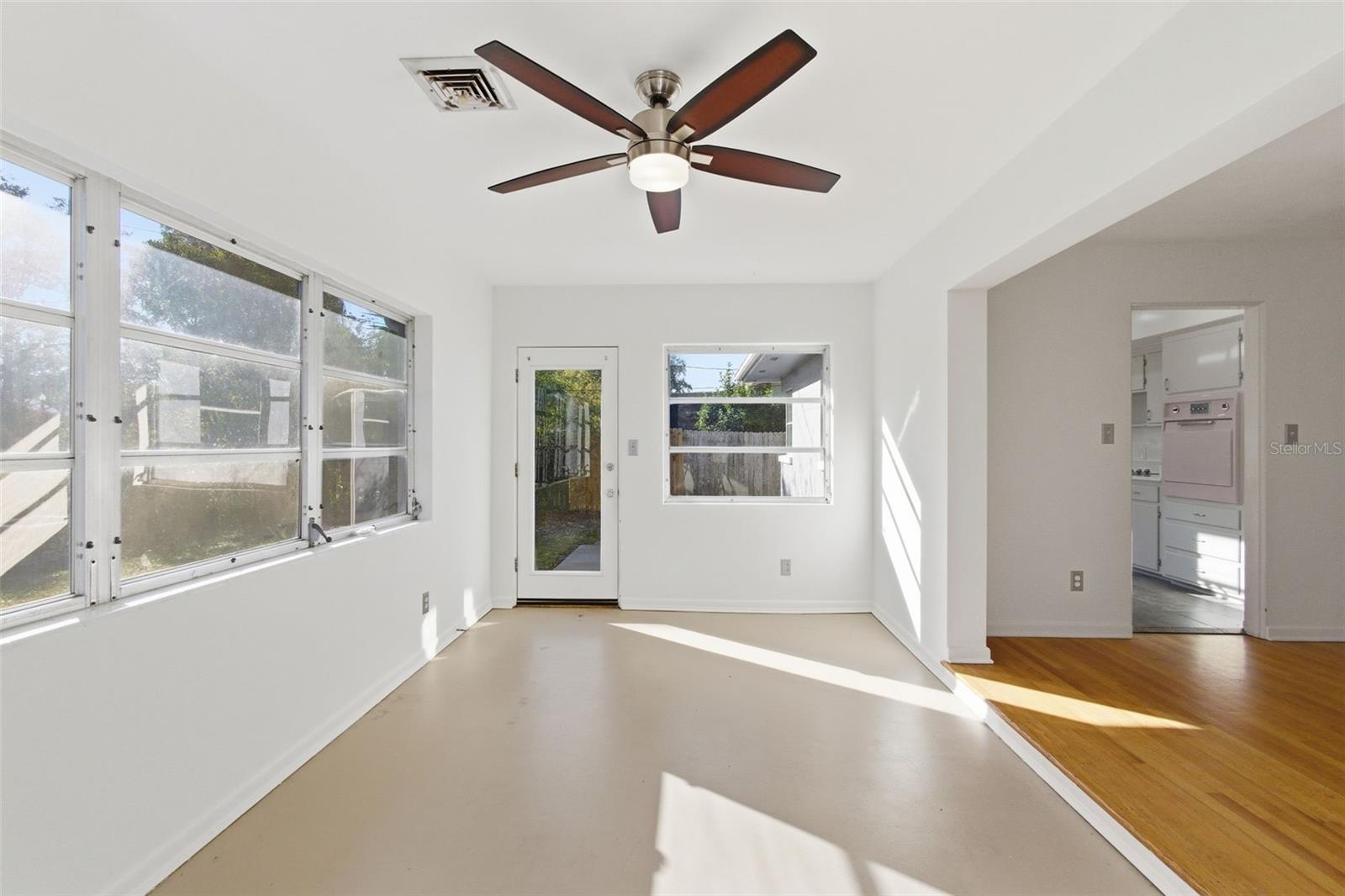 Image 18 of 35 For 615 Springview Drive