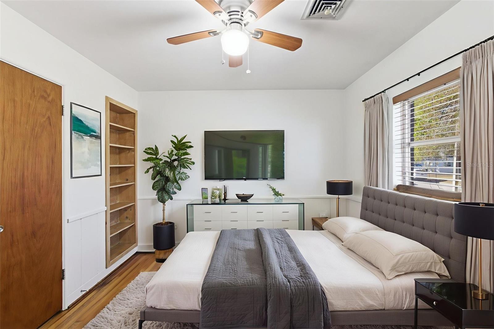 Image 29 of 35 For 615 Springview Drive