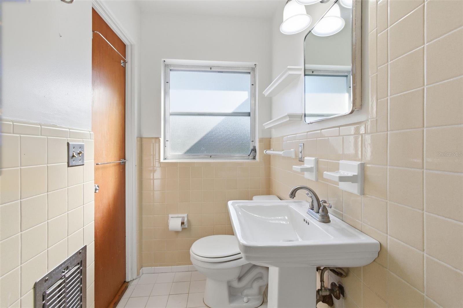 Image 32 of 35 For 615 Springview Drive