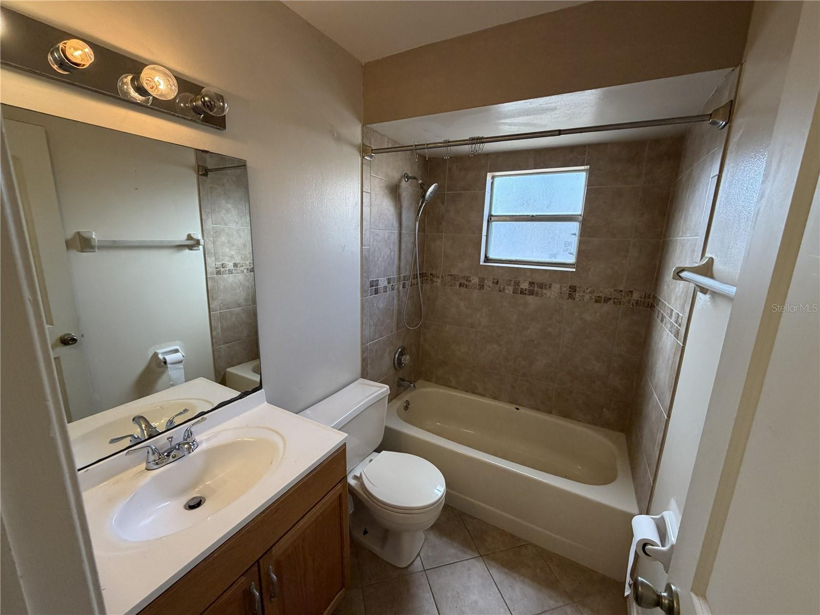 Image 15 of 17 For 1220 Gina Court