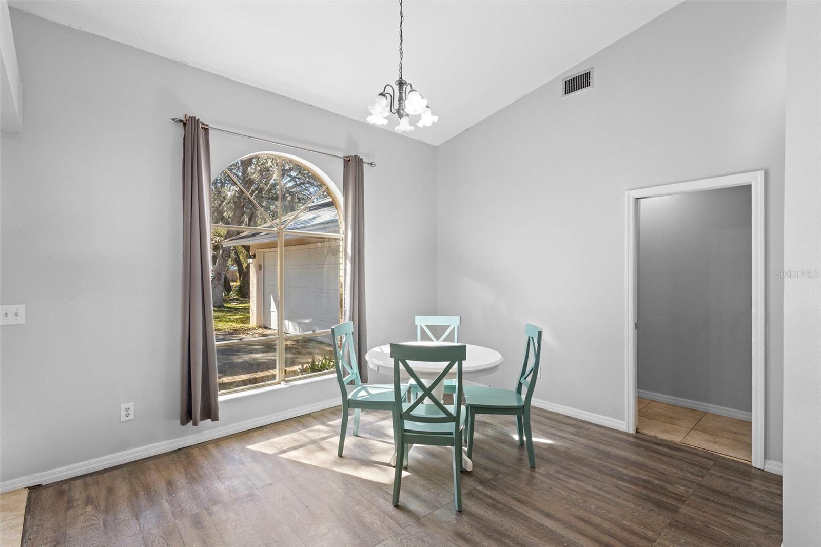 Image 15 of 47 For 1899 Bonkirk Drive