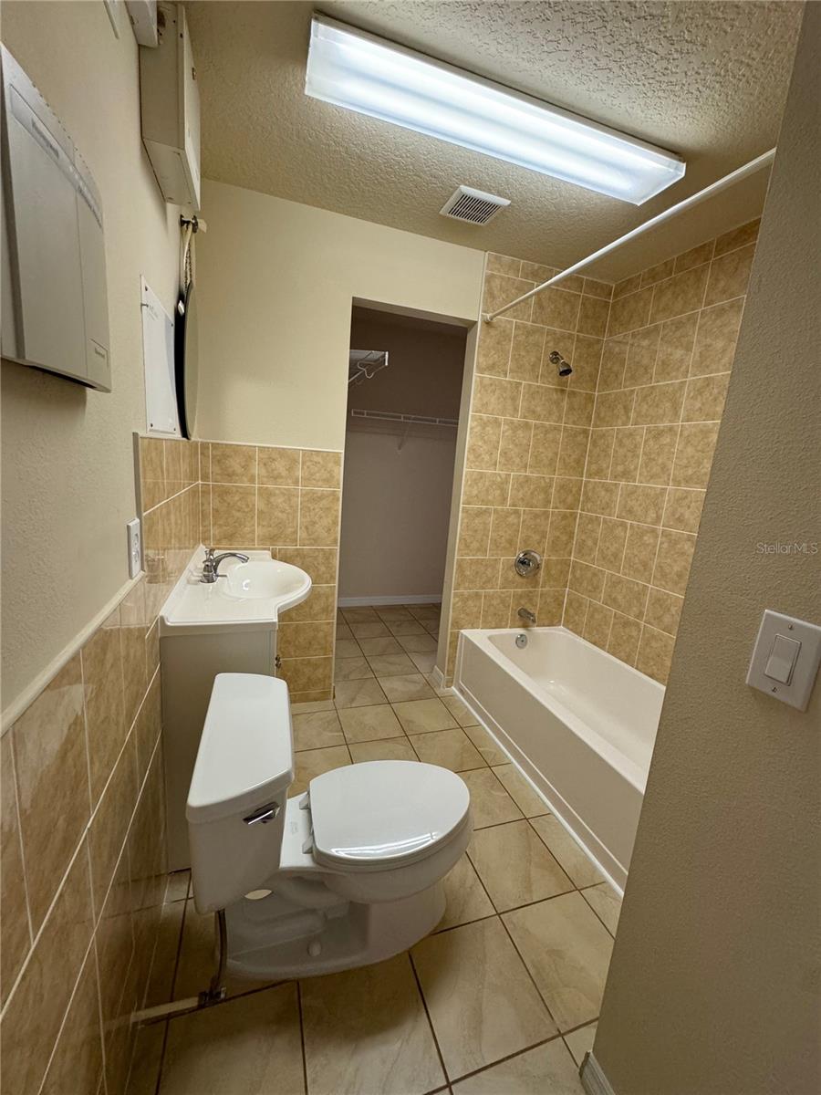 Image 24 of 40 For 9761 Lake District Lane