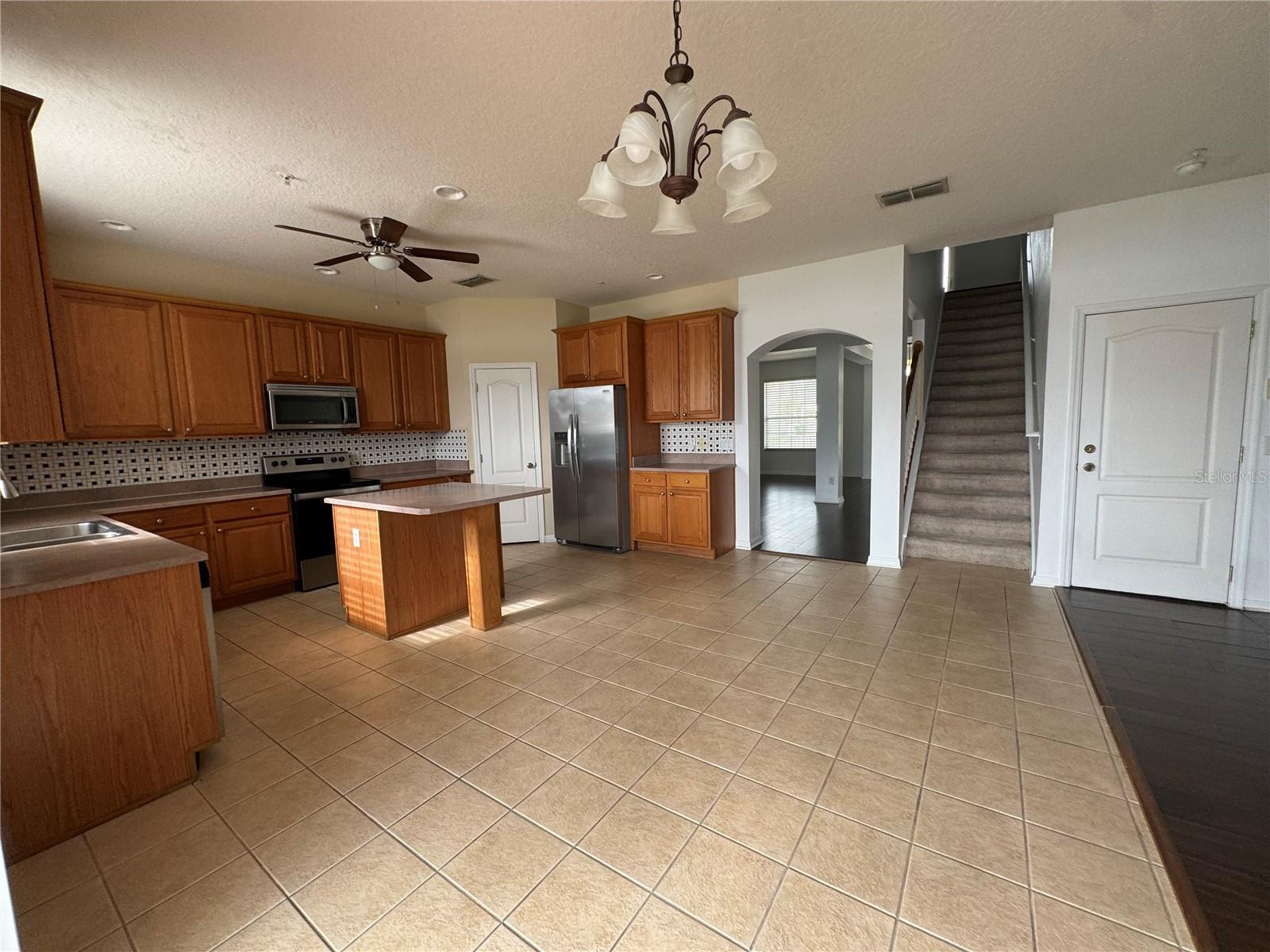 Image 6 of 40 For 9761 Lake District Lane