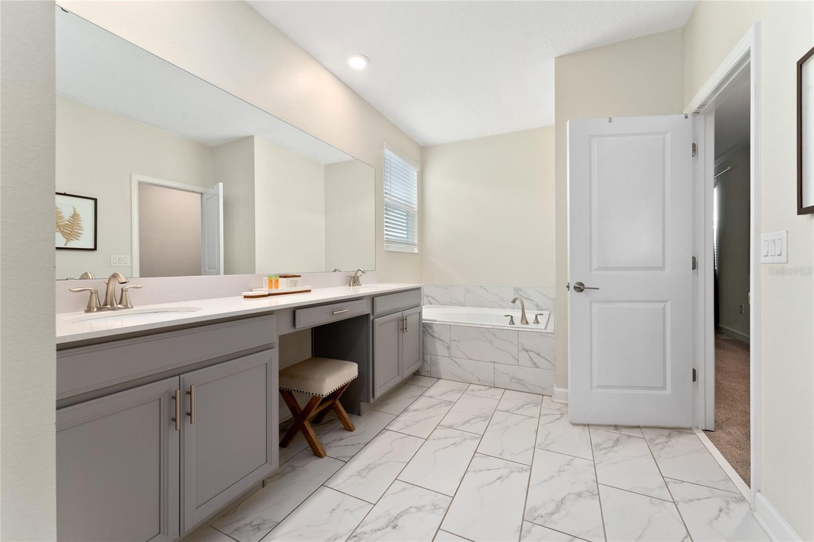 Image 23 of 33 For 2734 Bookmark Drive